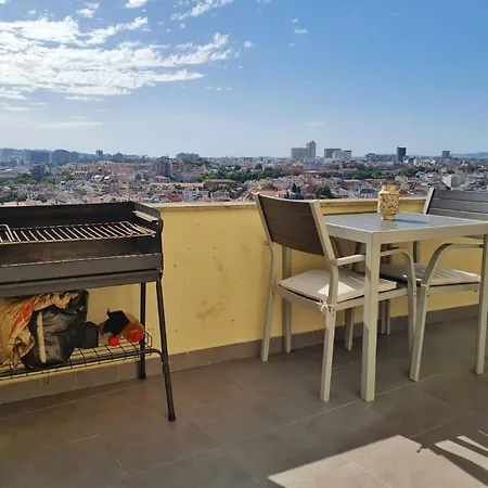 The Sunset Hideout * リスボン